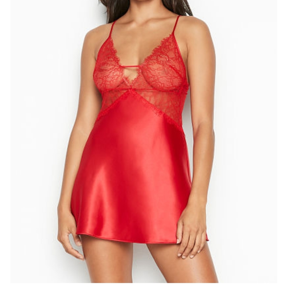 NWOT Red Victoria's Secrets slip